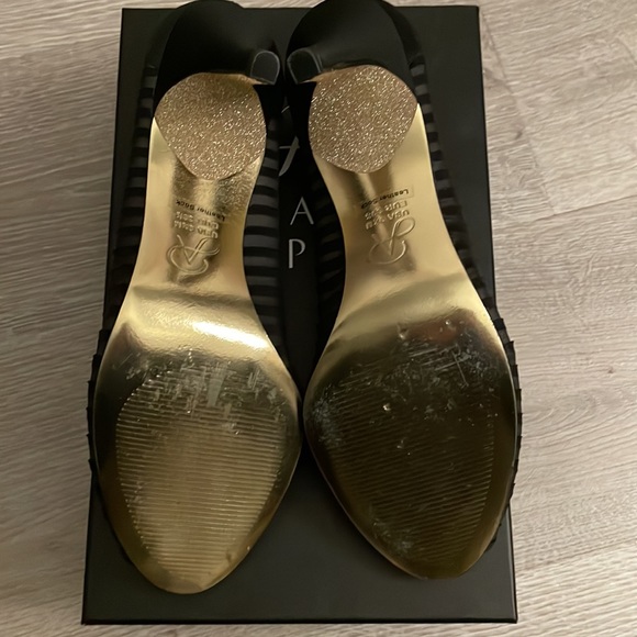 Excellent condition Adrianna Papel flirt open peep toe black chiffon pump - Picture 10 of 12